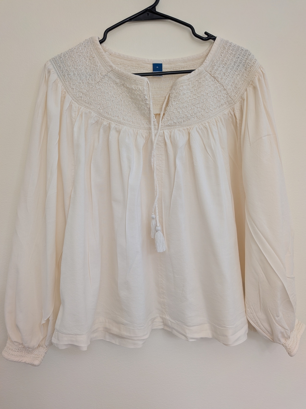 Old Navy Beautiful Cream Smocked Peasant Top - Picture 5 of 10